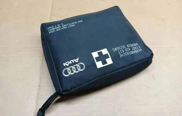 Audi A4 S4 B9 First aid kit 8W0860282B