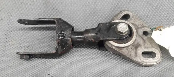 Peugeot 406 Engine mounting bracket