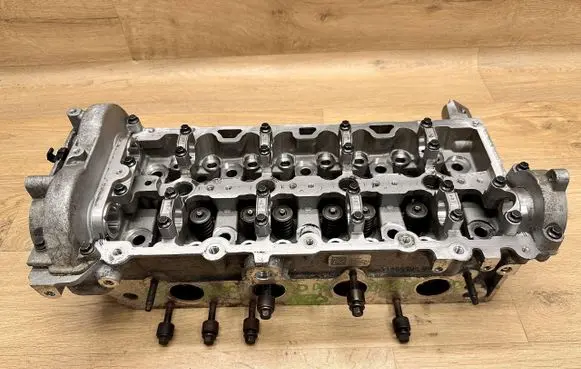 Volvo V40 Engine head 31480504