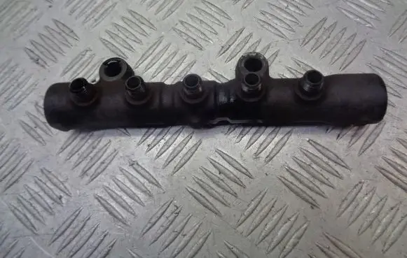 Toyota Avensis T250 Fuel main line pipe