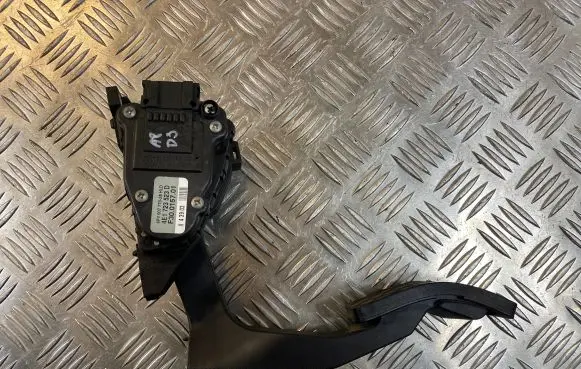 Audi A8 S8 D3 4E Accelerator throttle pedal 4E1723523D F30015701 6PV00777028