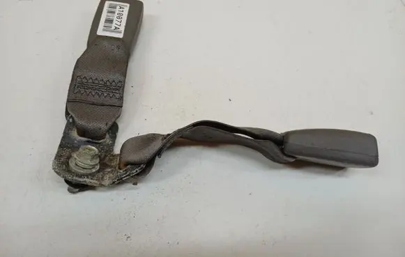Honda Civic Middle seatbelt buckle (rear)