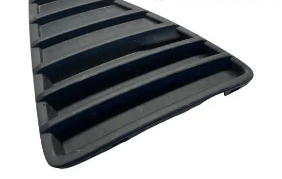 Ford Focus Front bumper lower grill BM5117K947A