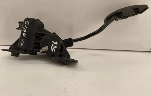 Mitsubishi Grandis Accelerator throttle pedal 5Y080330 APM30005