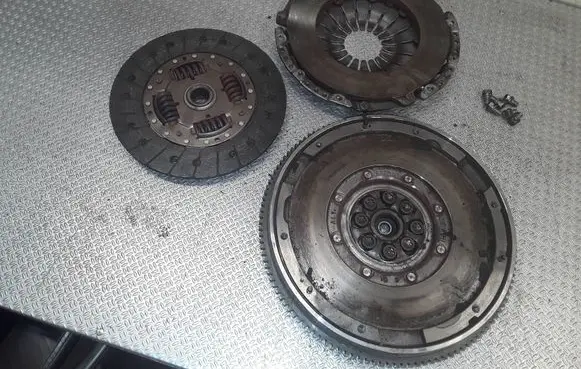 Subaru Forester SH Clutch set kit 1878005084 3082001181