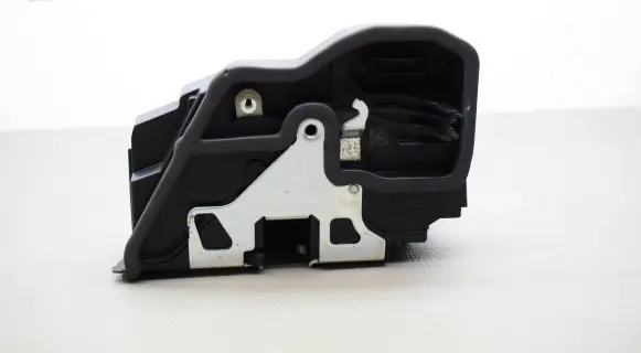 BMW X3 F25 Coupe door lock (next to the handle) 7318423