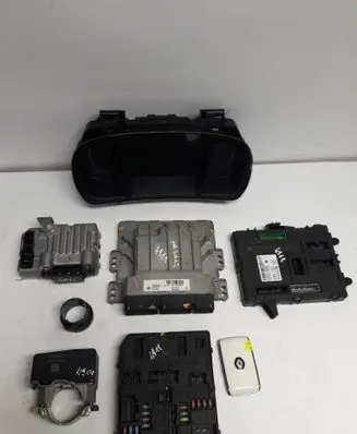 Renault Kadjar Engine ECU kit and lock set 237106288R 237106101R S180206145A