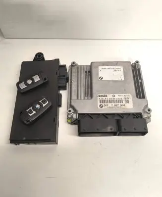 BMW 3 E92 E93 Engine ECU kit and lock set 7807530 0281013556