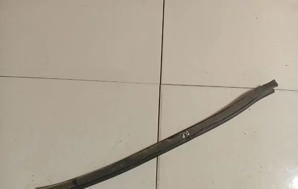Citroen Jumpy Front door glass trim molding 
