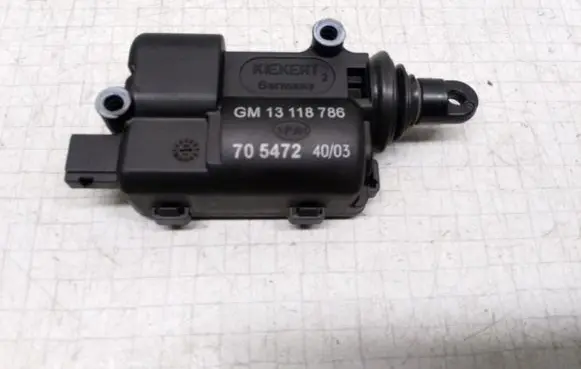 Opel Astra G Central locking motor 13118786 705472