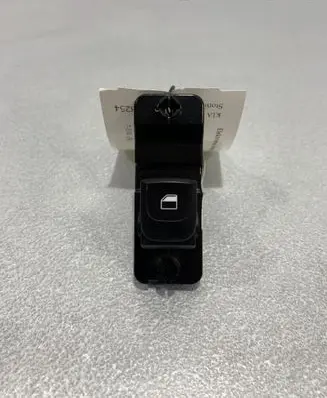 KIA Stonic Electric window control switch 93590H8000
