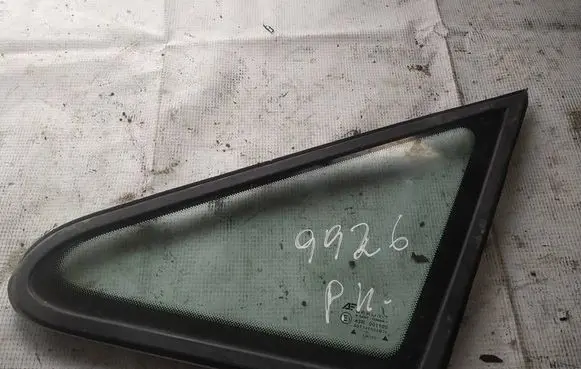 Ford Galaxy Front triangle window/glass AS2