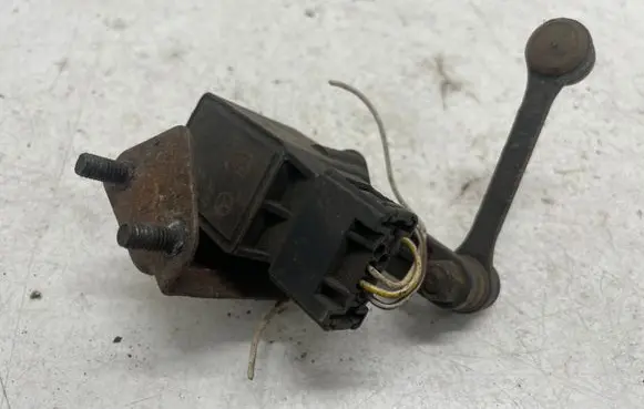 Mercedes-Benz E W212 Headlight/headlamp level sensor A0105427717