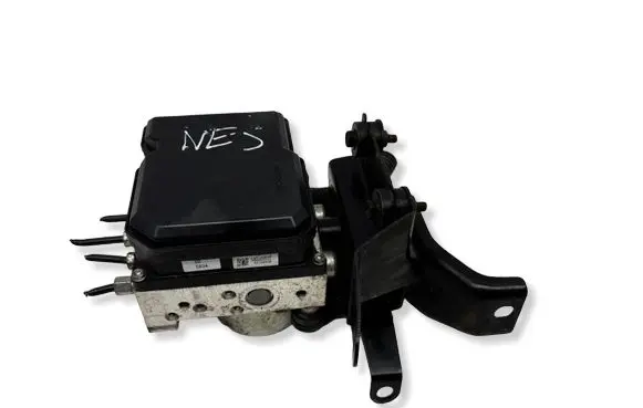 Nissan Leaf I (ZE0) ABS Pump A98000J41
