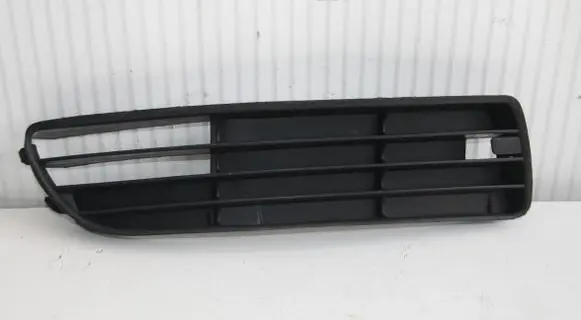 Audi A4 S4 B5 8D Front bumper lower grill 8D0807346B