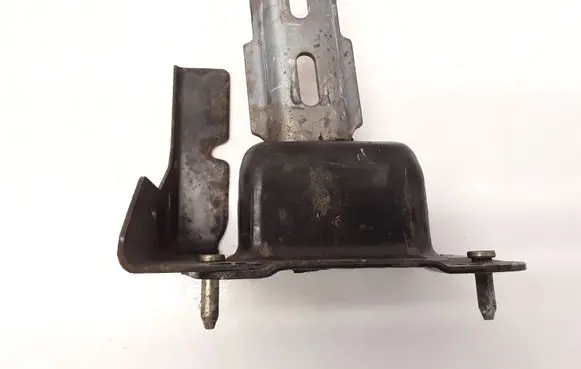Citroen C3 Pluriel Engine mount bracket 9650585180