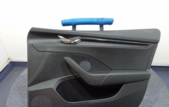 Skoda Octavia 985 Door card panel trim set 5E4867014A
