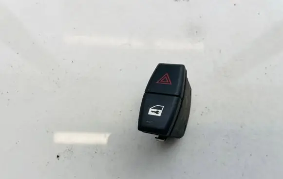 BMW X3 E83 Hazard light switch 61316919506 549519500