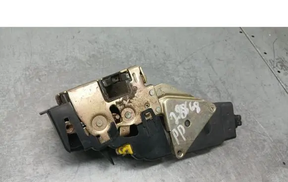Volvo S40, V40 Front door lock