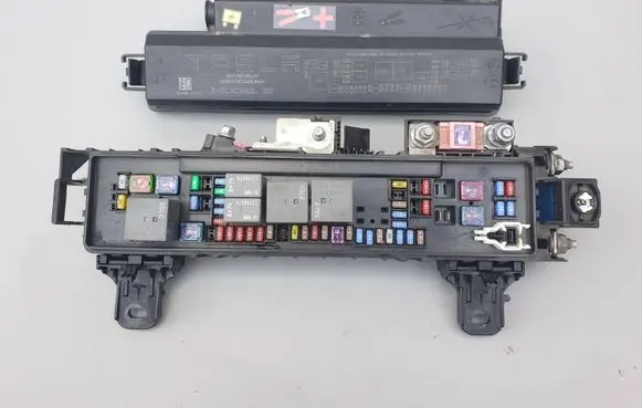 Tesla Model S Fuse box set 103440500E 33292063 0025616800315