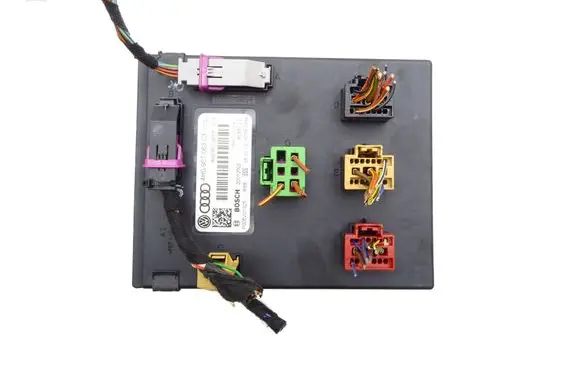 Audi A7 S7 4G Central body control module 4H0907063CF