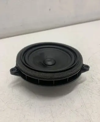 BMW 2 F46 Front door speaker 105975