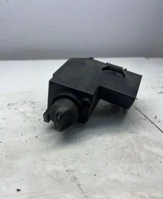Mercedes-Benz E W211 Light switch A2105451404