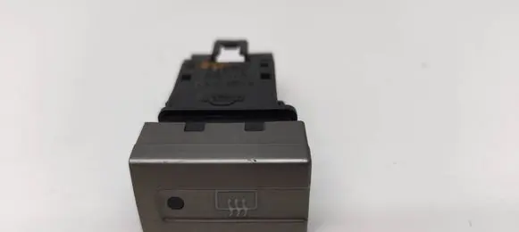 Nissan X-Trail T30 Windscreen/window heater switch 
