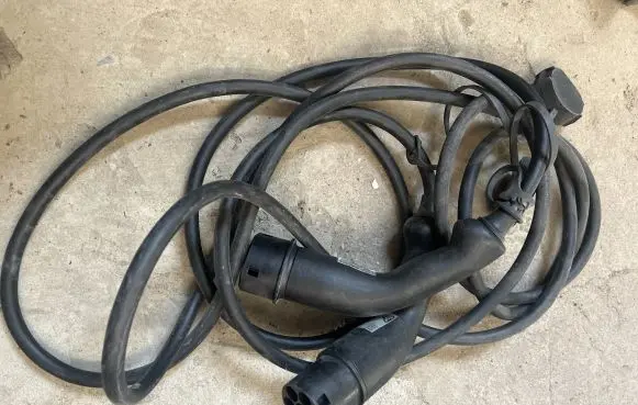 Nissan Leaf II (ZE1) Electric car charging cable 