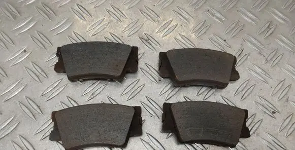 Toyota RAV 4 (XA40) Brake pads (rear) 