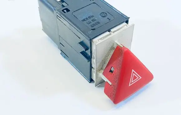 Volkswagen PASSAT B6 Hazard light switch 3C0953509A