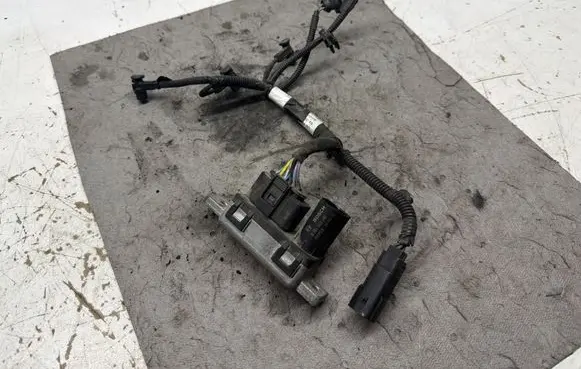 Volvo V60 Glow plug pre-heat relay 0281003145