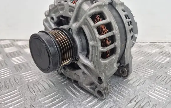 Mercedes-Benz A W176 Generator/alternator A0009061903