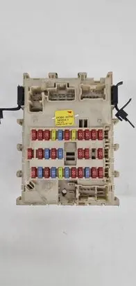 Nissan Primera Fuse module 24350AV700