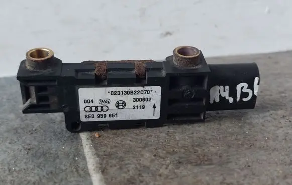 Audi A4 S4 B6 8E 8H Airbag deployment crash/impact sensor 8E0959651