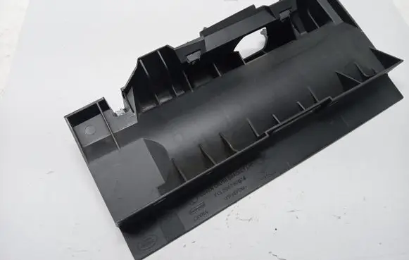 Land Rover Discovery 3 - LR3 Glove box FCL500260