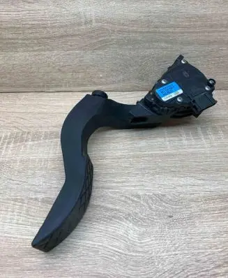 Audi A4 S4 B6 8E 8H Accelerator throttle pedal 8E1723523F 6PV008376