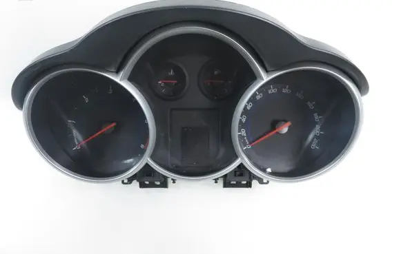 Chevrolet Cruze Speedometer (instrument cluster) 95472851