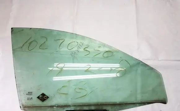 Nissan Almera Tino Front door window glass four-door