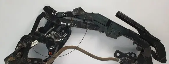 Ford Focus Convertible roof hinge 9410769E