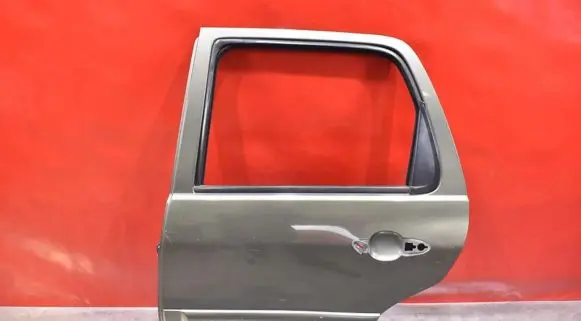 Mazda Tribute Rear door