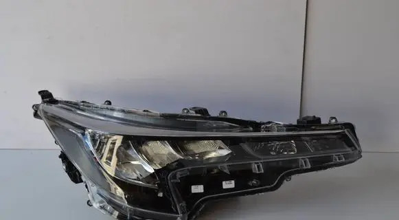 Suzuki Swace Headlight/headlamp 81110-02S60