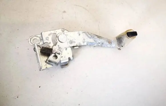 Suzuki SX4 Fuel tank opening switch 