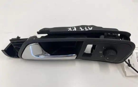 Volkswagen Touran I Front door interior handle trim 1T0837197A