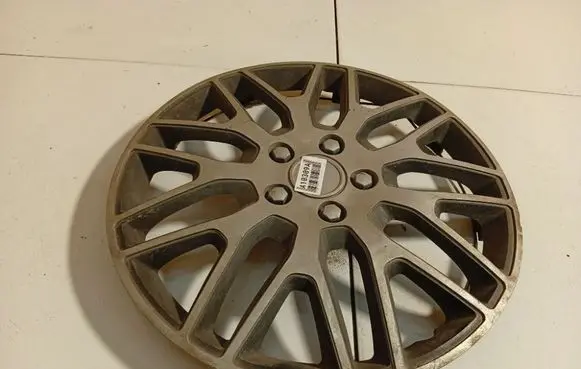 Ford Transit R15 wheel hub/cap/trim 