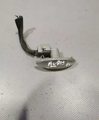 Toyota Auris 150 Front fender indicator light 