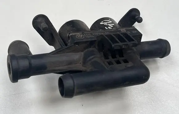 BMW 5 F10 F11 Coolant heater control valve 9119164