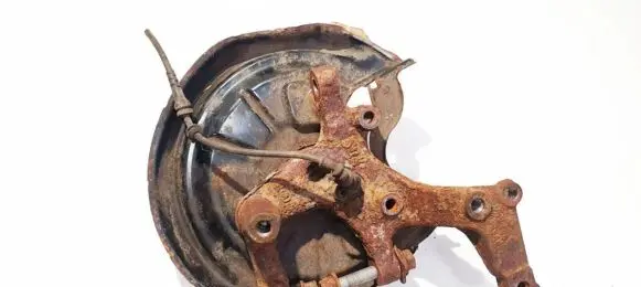 Volkswagen Golf VI Rear wheel hub