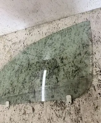 Mitsubishi Outlander Front door window glass four-door