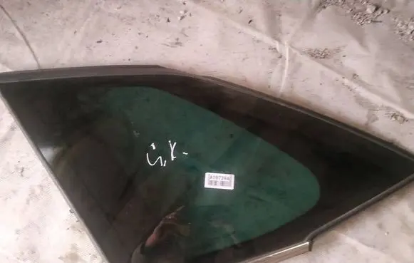 Citroen C4 I Picasso Rear side window as3